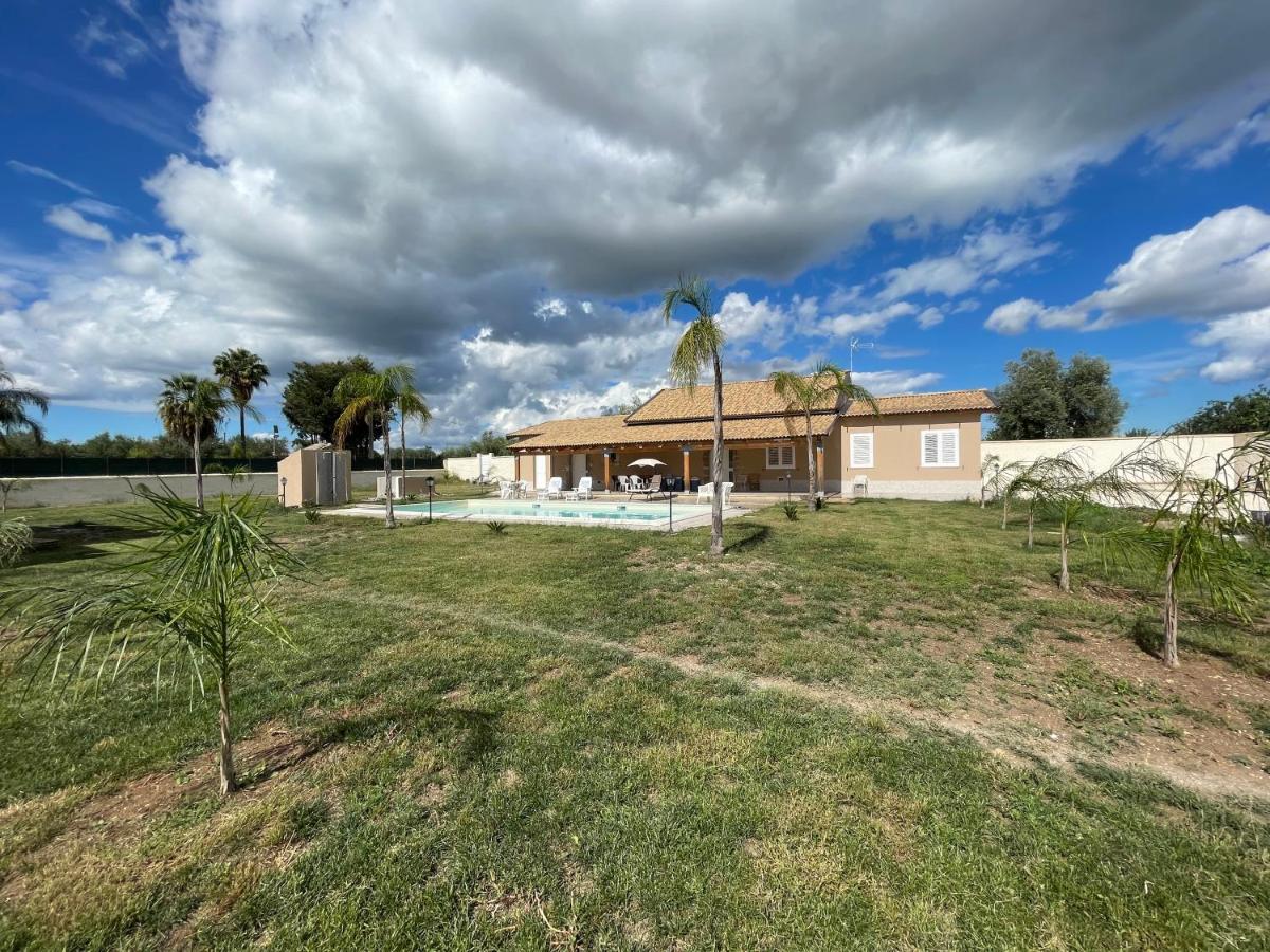 Villa Nunzia Con Piscina, Sauna E Idromassaggio. Floridia Exterior photo